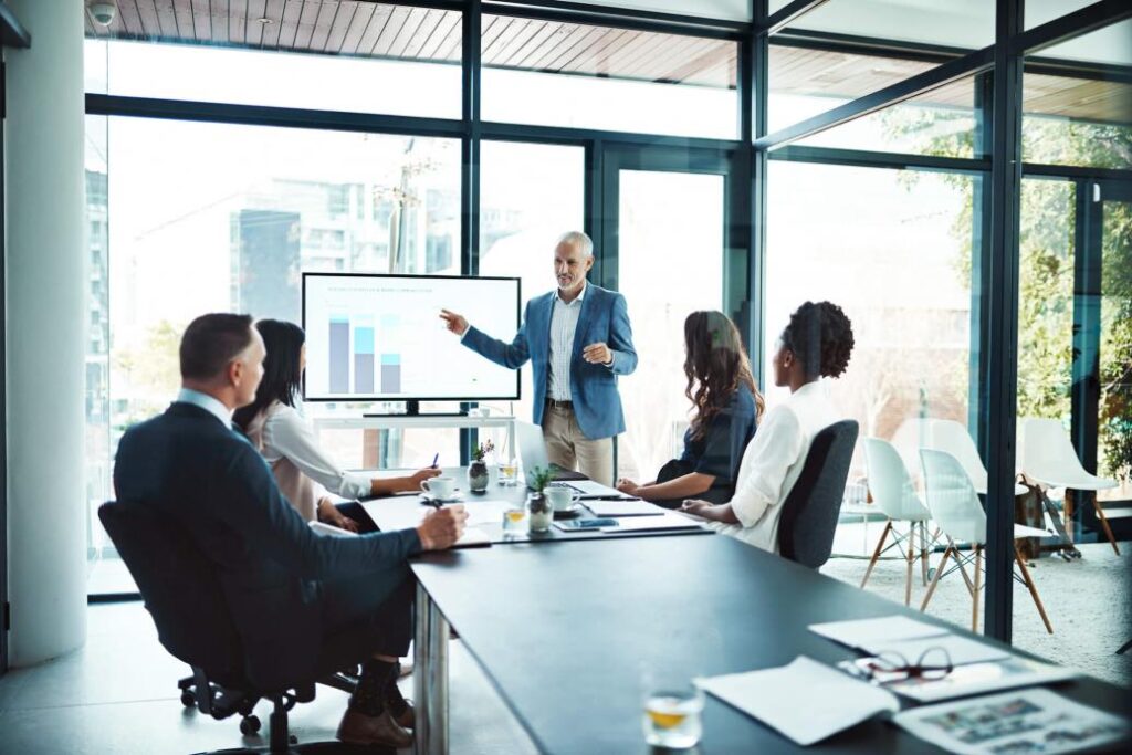 TROCAR A LIDERANÇA RESOLVE? OU É SÓ UM REMENDO PARA UM PROBLEMA MAIS PROFUNDO? 
